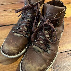 Danner x Huckberry - Vertigo 917 'Gold Rush' Men's Hiking Boots, Size 9.5